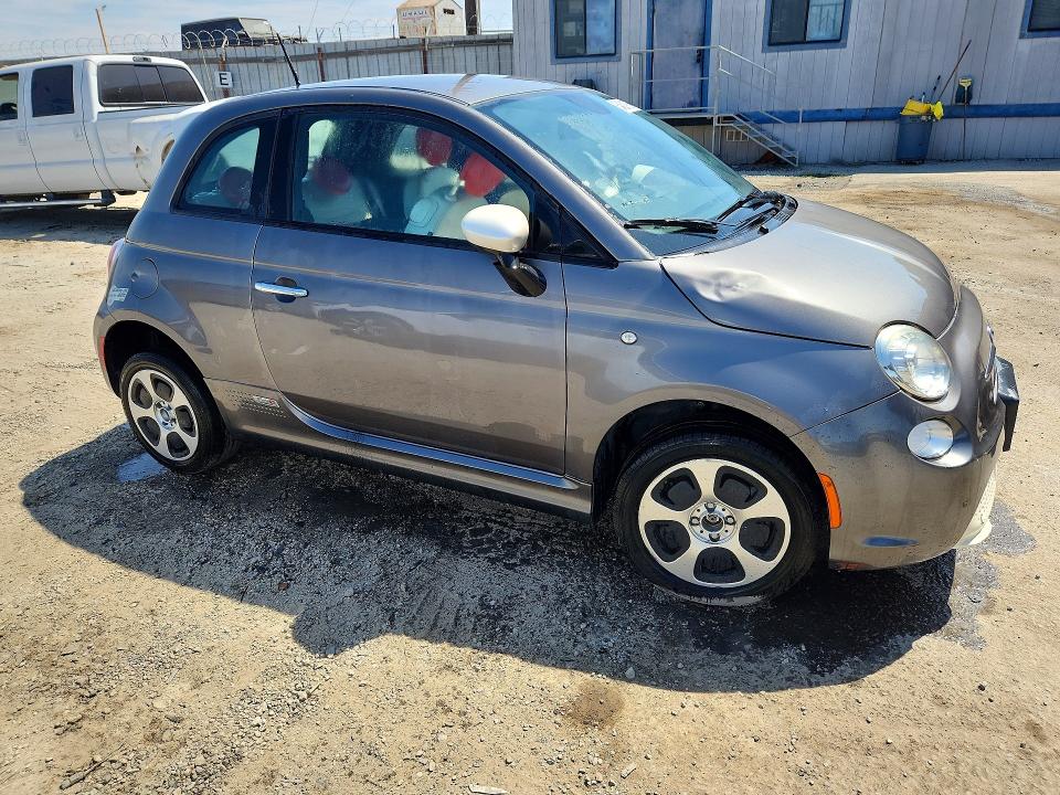 2013 Fiat 500 VIN 3C3CFFGEXDT752656 COPART salvage auction — STRIPPED, Ca - Dis/Dlr/Exp Only Clean Title, sold $200 on 2026-09-08 (photo 4)