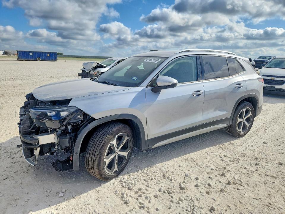 2025 Volkswagen Tiguan VIN 3VVFR7RM0SM033077 COPART salvage auction — UNDERCARRIAGE, TX - SALVAGE VEHICLE TITLE (P), sold $10,900 on 2026-08-20 (photo 1)
