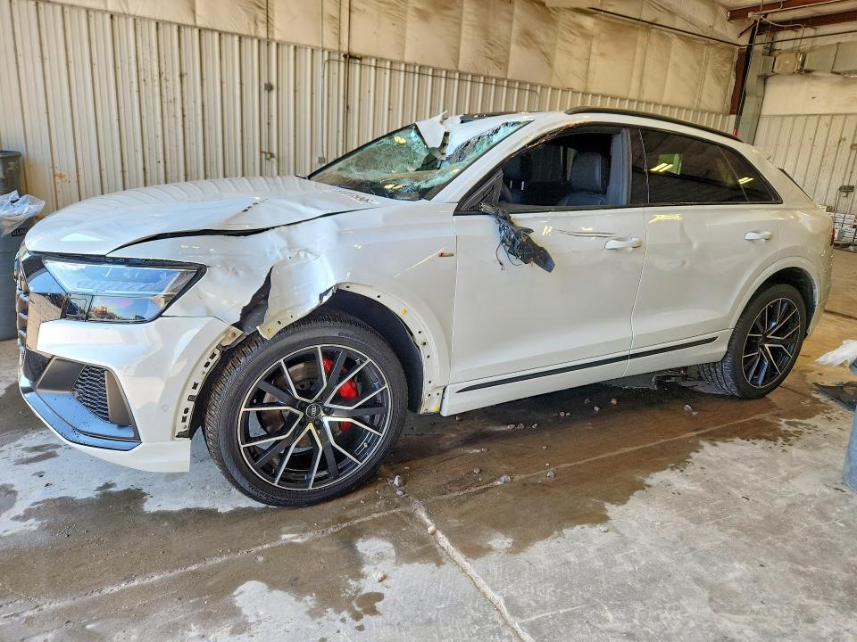 2022 Audi Q8 VIN WA1EVBF16ND026454 — COPART salvage auction photo