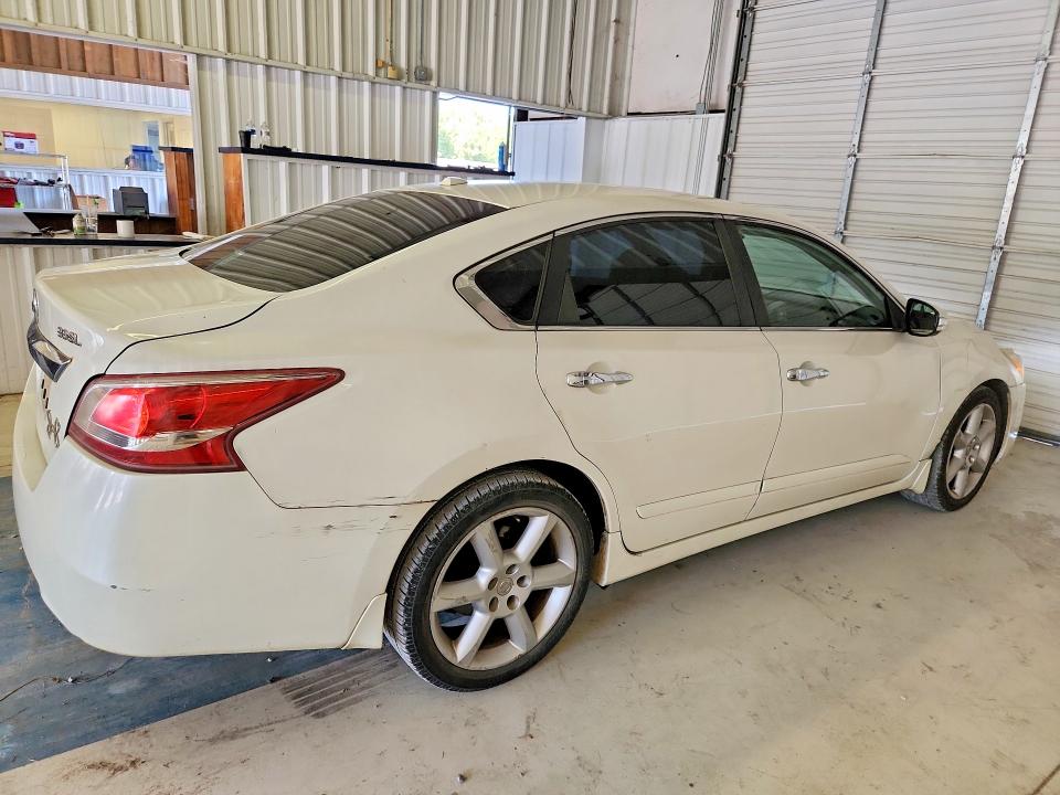 2013 Nissan Altima VIN 1N4BL3AP1DN426937 COPART salvage auction — MINOR DENT/SCRATCHES, MS - CERTIFICATE OF TITLE, sold $1,400 on 2026-09-15 (photo 3)