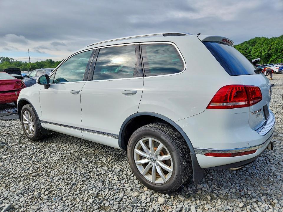 2016 Volkswagen Touareg VIN WVGEF9BP9GD006400 COPART salvage auction — MINOR DENT/SCRATCHES, Ma - Certificate Of Title, sold $500 on 2026-08-13 (photo 2)