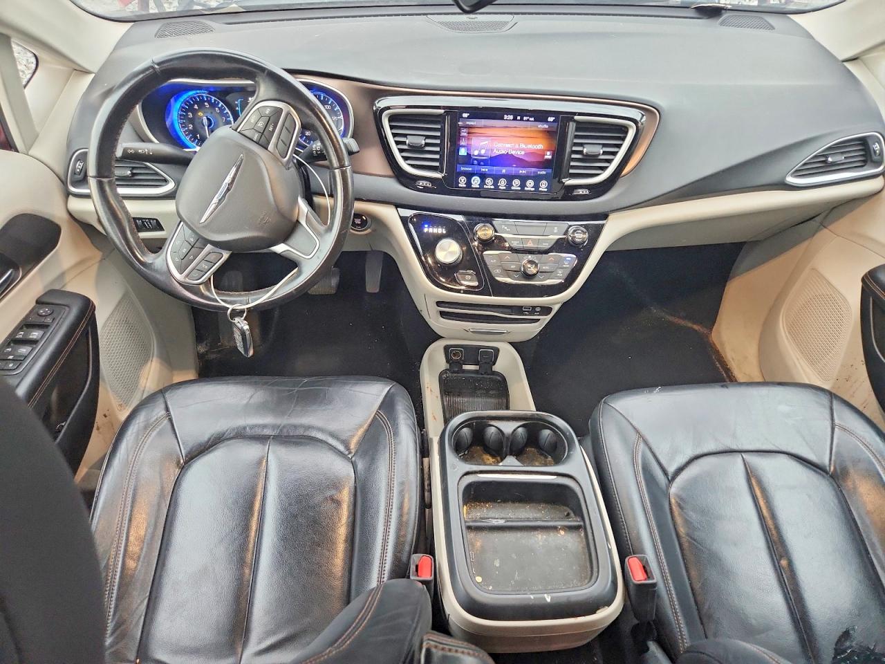 2017 Chrysler Pacifica VIN 2C4RC1BG1HR553692 COPART salvage auction — Mechanical, Ct - Clean Title, sold $1,950 on 2026-09-21 (photo 8)