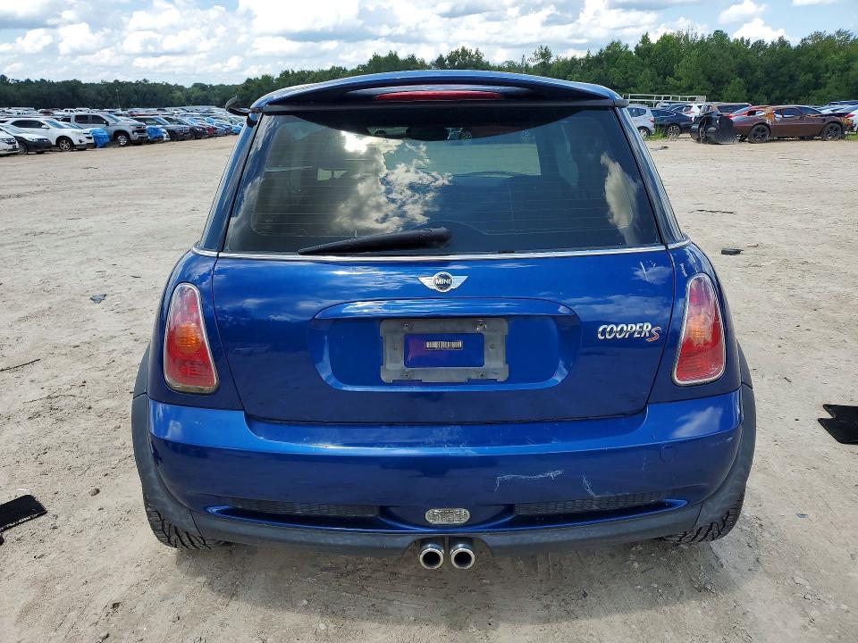 2003 Mini Cooper VIN WMWRE33493TD72528 COPART salvage auction — MINOR DENT/SCRATCHES, Fl - Cert Of Title Slvg Rebuildable, sold $275 on 2026-08-14 (photo 6)