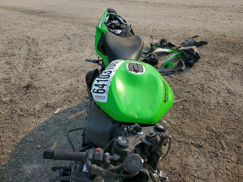 2025 Kawasaki Ninja VIN JKBZXJJ14SA024224 COPART salvage auction — ROLLOVER, Salvage Title, sold $1,450 on 2026-09-03 (photo 5)