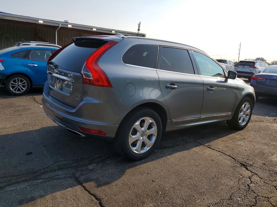 2016 Volvo Xc60 VIN YV4612RKXG2850687 COPART salvage auction — HAIL, Co - Dis/Dlr/Exp Only Clean Title, sold $1,350 on 2026-08-13 (photo 3)