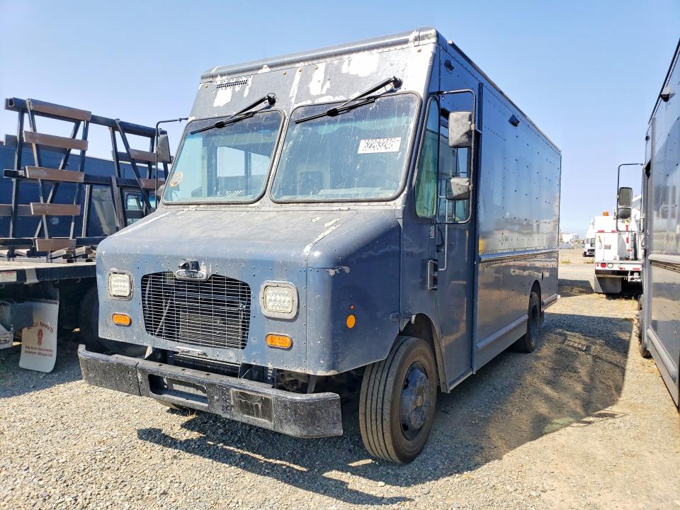 2020 Freightliner Mt45g VIN 4UZAC2EA8LCMH7780 COPART salvage auction — NORMAL WEAR, CA - DIS/DLR/EXP ONLY CLEAN TITLE, sold $10 on 2026-08-27 (photo 1)