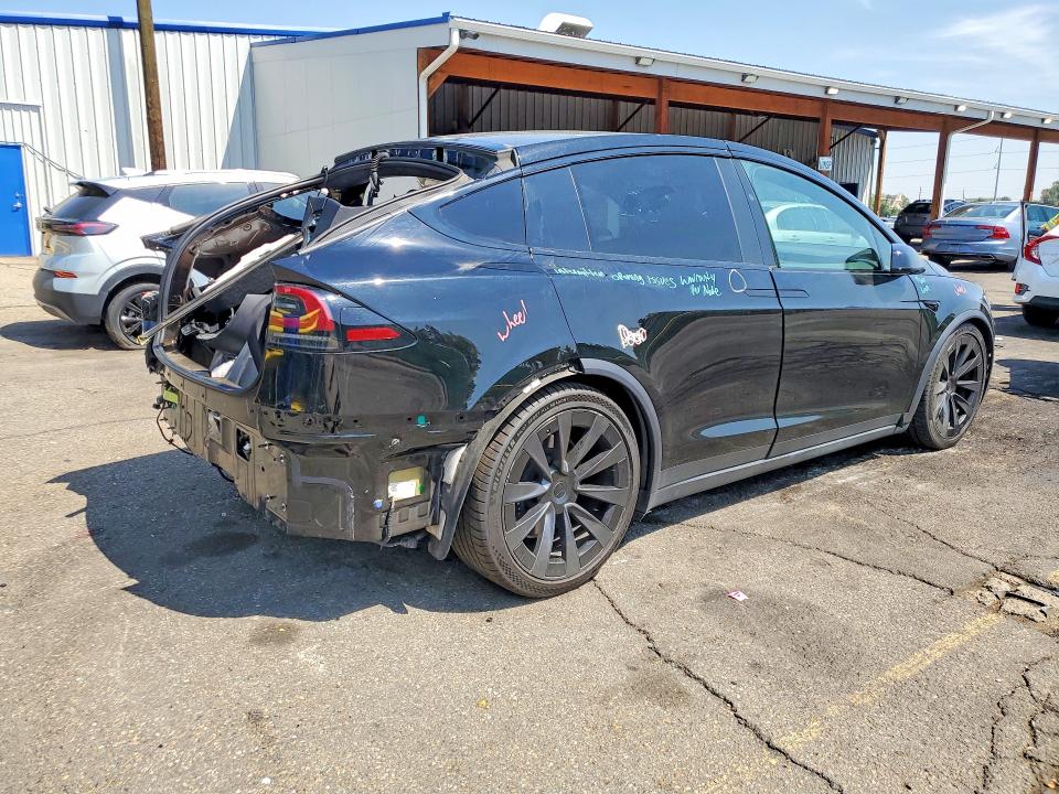 2022 Tesla Model X VIN 7SAXCDE52NF342210 COPART salvage auction — REAR END, CO - PUBLIC - SALVAGE TITLE, sold $17,800 on 2026-10-06 (photo 3)