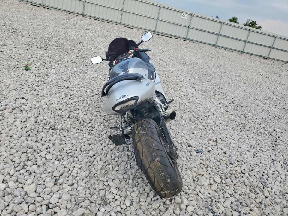 2006 Suzuki Gs VIN JS1GW71A762103677 COPART salvage auction — FRONT END, Mi - Certificate Of Title, sold $1,850 on 2026-09-29 (photo 4)