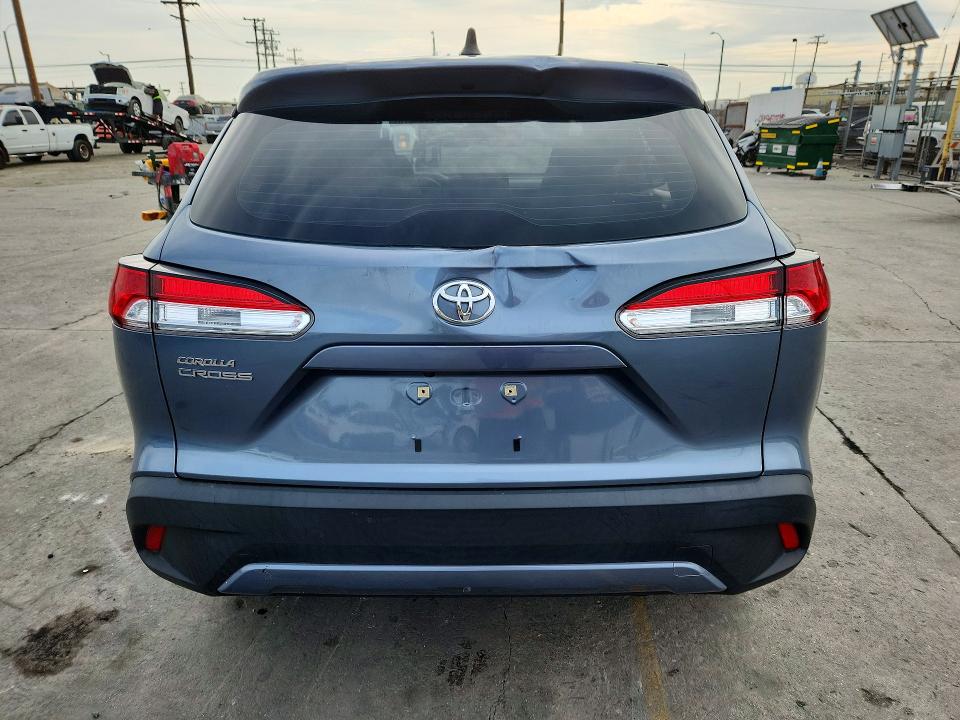 2022 Toyota Corolla cross VIN 7MUAAAAG4NV027425 COPART salvage auction — ROLLOVER, Ca - Salvage Certificate, sold $475 on 2026-08-31 (photo 6)