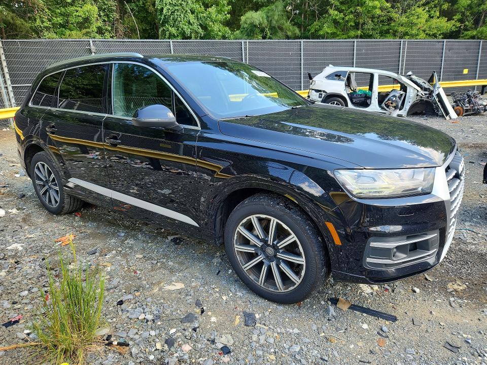 2017 Audi Q7 VIN WA1LAAF77HD013766 COPART salvage auction — MINOR DENT/SCRATCHES, Md - Certificate Of Title, sold $2,150 on 2026-09-01 (photo 4)