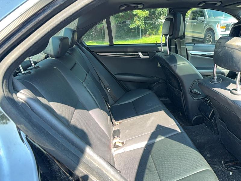 2014 Mercedes-benz C-klasse VIN WDDGF8AB2EG223222 COPART salvage auction — HAIL, ON - PERMIT NO BRAND - UNFIT (P), sold $4,200 on 2026-08-18 (photo 6)