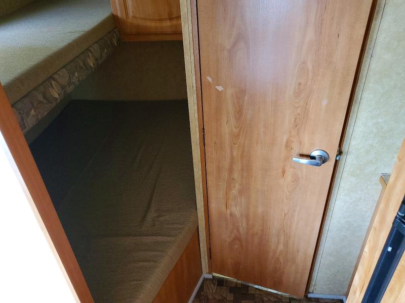2007 Starcraft Camper VIN 1SABS02N072GA6708 COPART salvage auction — MINOR DENT/SCRATCHES, OH - CERT OF TITLE-REBUILT SALVAGE (P), sold $275 on 2026-09-18 (photo 6)