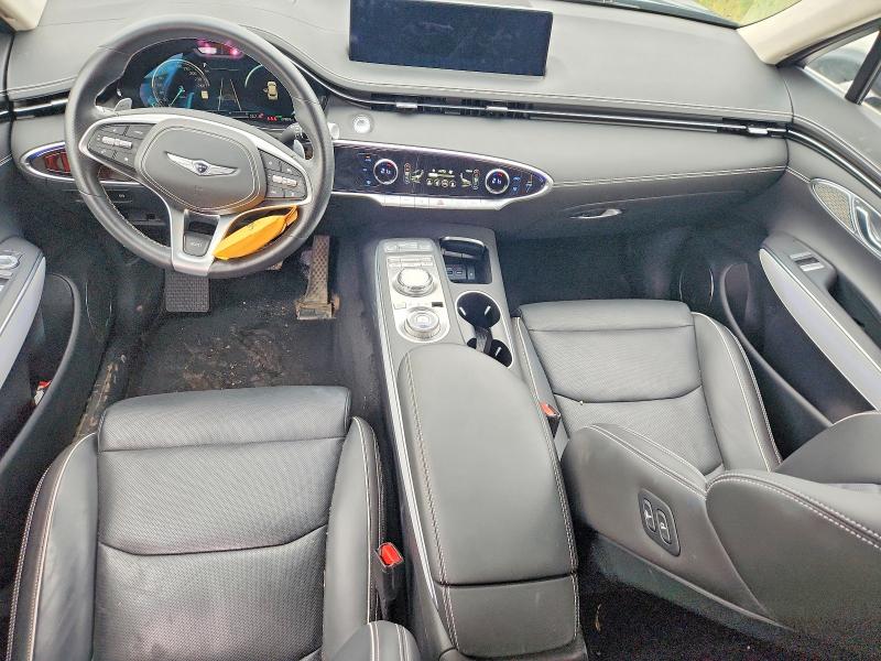 2024 Genesis Gv70 VIN KMUMAET18RU007135 COPART salvage auction — VANDALISM, QC - AUCUNE MENTION, sold $29,500 on 2026-09-08 (photo 8)