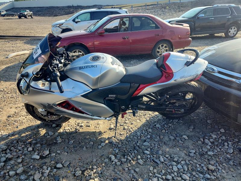 2022 Suzuki Gsx1300 rr VIN JS1EJ11B0N7100780 COPART salvage auction — ALL OVER, Al - Cert Of Title-Salvage Title, sold $4,550 on 2026-09-15 (photo 3)