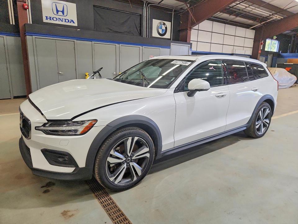 2025 Volvo V60 cross country VIN YV4L12WKXS2146229 COPART salvage auction — FRONT END, Ct - Certificate Of Title (P), sold $10,200 on 2026-08-14 (photo 1)