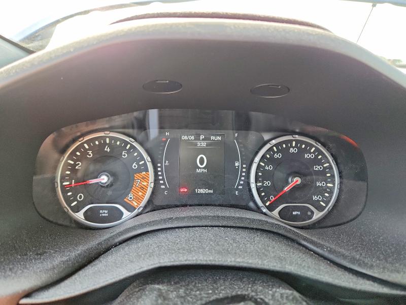 2020 Jeep Renegade VIN ZACNJBBBXLPL72860 COPART salvage auction — SIDE, Salvage Title, sold $7,400 on 2026-08-17 (photo 9)