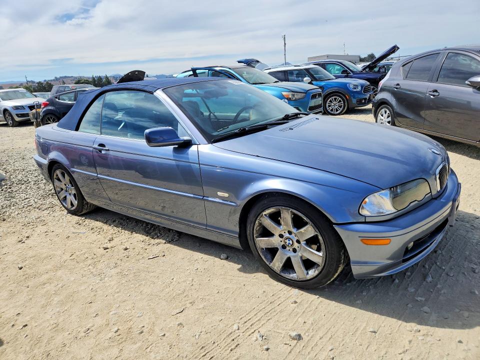 2003 BMW 3 series VIN WBABS33493PG92550 COPART salvage auction — MINOR DENT/SCRATCHES, CA - DIS/DLR/EXP ONLY CLEAN TITLE, sold $700 on 2026-08-20 (photo 4)
