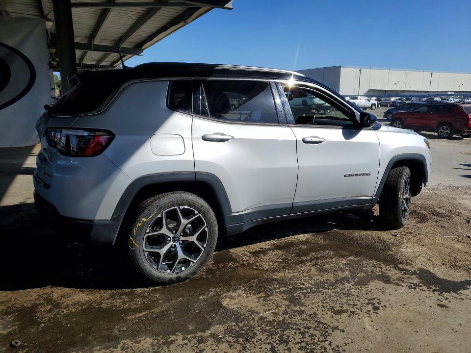 2025 Jeep Compass VIN 3C4NJDCN5ST557526 COPART salvage auction — MECHANICAL, CA - SALVAGE CERTIFICATE, sold $6,300 on 2026-08-24 (photo 3)