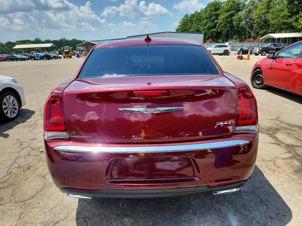 2019 Chrysler 300 VIN 2C3CCAAG6KH590617 COPART salvage auction — NORMAL WEAR, GA - CERT OF TITLE-COURT ORDER, sold $7,400 on 2026-08-21 (photo 6)
