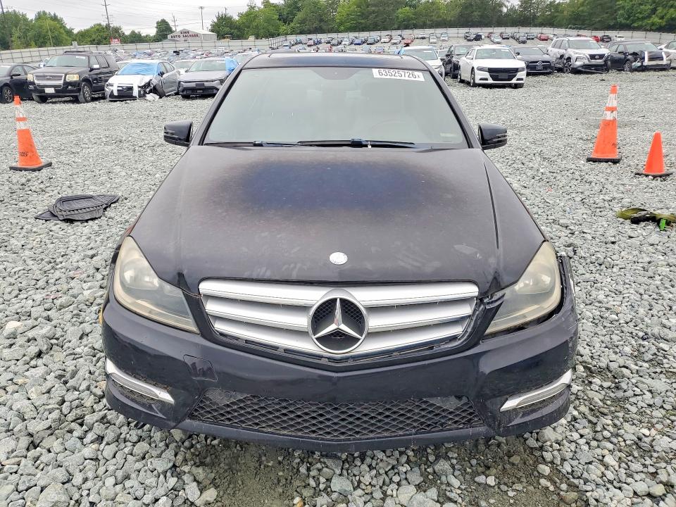 2013 Mercedes-benz C-klasse VIN WDDGF4HBXDA862321 COPART salvage auction — VANDALISM, Nc - Salvage Certificate Of Title, sold $275 on 2026-08-12 (photo 5)
