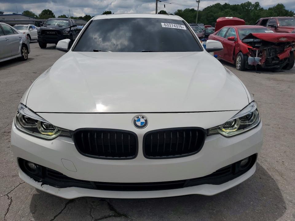 2018 BMW 3er VIN WBA8E1G50JNU90422 COPART salvage auction — MINOR DENT/SCRATCHES, Wv - Certificate Of Title (P), sold $6,100 on 2026-08-10 (photo 5)