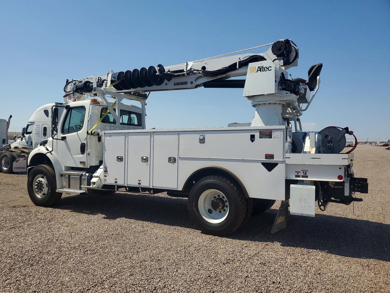 2025 VIN 1FVDCXFC7SHVJ8621 COPART salvage auction — Normal Wear, Sc - Salvage Title, sold $29,250 on 2026-08-20 (photo 2)