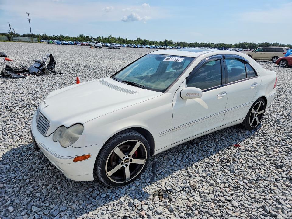 2002 Mercedes-benz C class VIN WDBRF64J32F182576 COPART salvage auction — MINOR DENT/SCRATCHES, FL - CERTIFICATE OF TITLE, sold $375 on 2026-08-21 (photo 1)