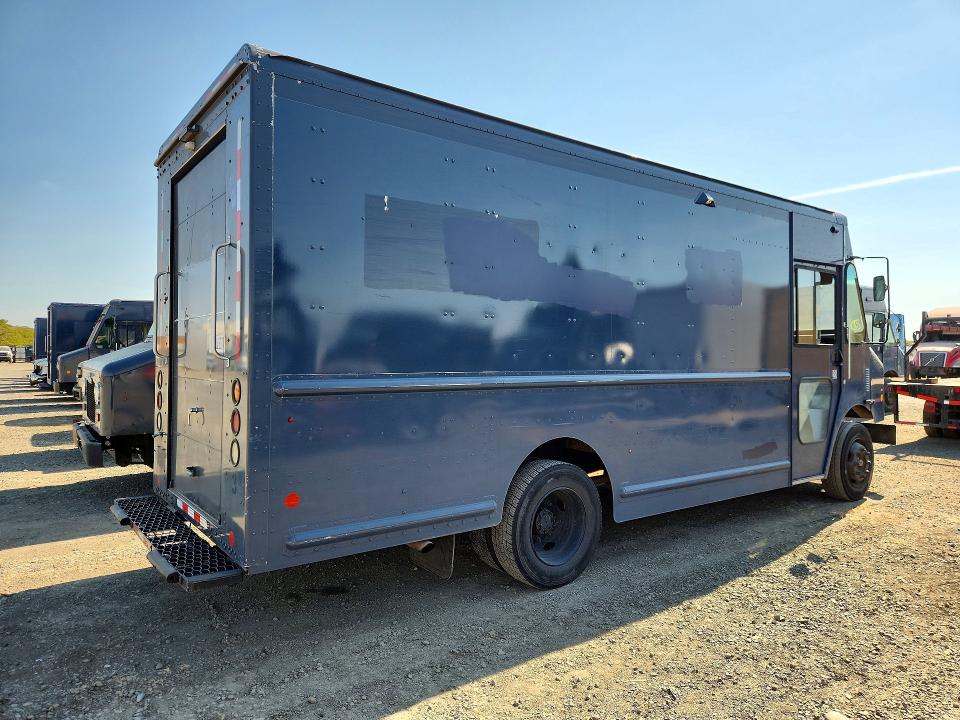 2020 Freightliner Mt45g VIN 4UZAC2EA2LCLZ6911 COPART salvage auction — NORMAL WEAR, CA - DIS/DLR/EXP ONLY CLEAN TITLE, sold $0 on 2026-09-10 (photo 3)