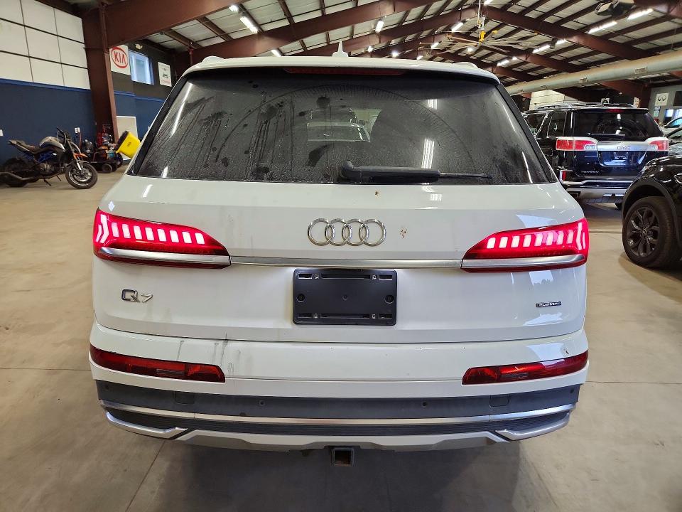 2021 Audi Q7 VIN WA1AXAF72MD016963 COPART salvage auction — MINOR DENT/SCRATCHES, Salvage Title, sold $16,300 on 2026-09-03 (photo 6)