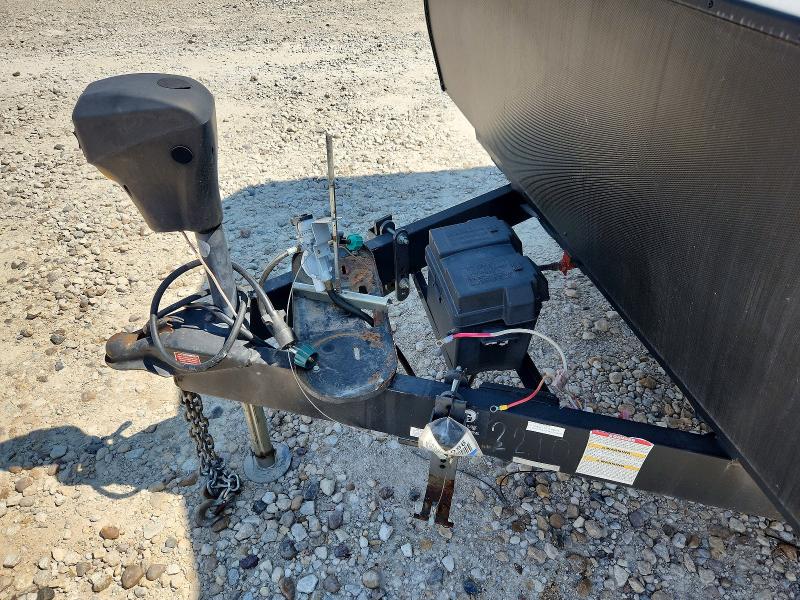 2019 Keystone Kodiak VIN 4YDT32120KJ972210 COPART salvage auction — WATER/FLOOD, TX - SALVAGE TITLE-FLOOD DAMAGE, sold $3,800 on 2026-09-15 (photo 7)