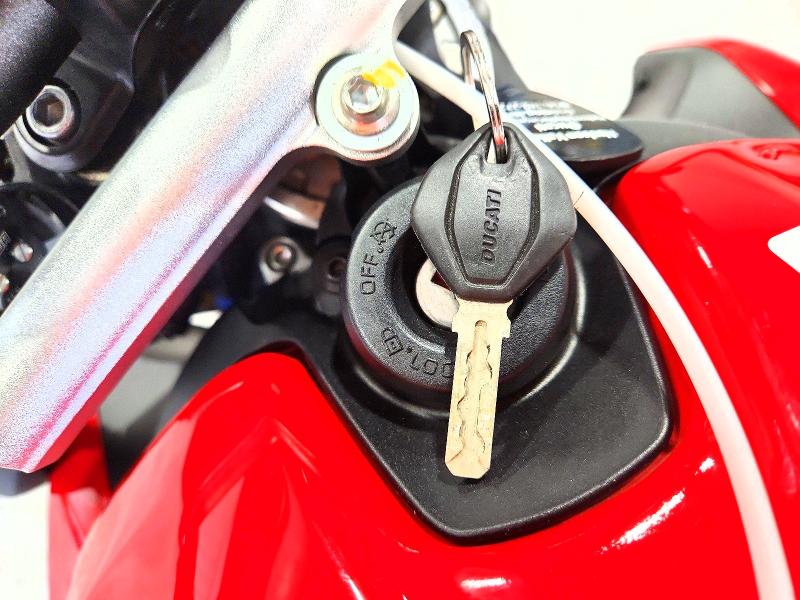 2024 Ducati Streetfighter VIN ZDMFAKYW7RB007691 COPART salvage auction — FRONT END, NY - MV-907A SALVAGE CERTIFICATE, sold $4,050 on 2026-09-14 (photo 8)