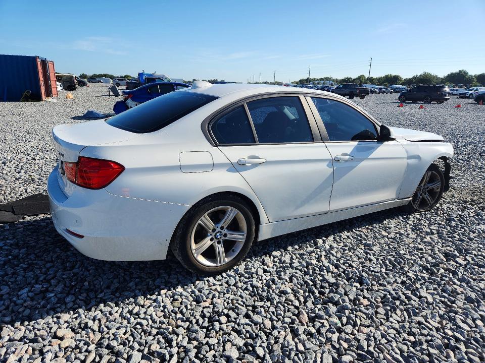 2015 BMW 3er VIN WBA3A5G52FNS84748 COPART salvage auction — FRONT END, Fl - Cert Of Title Slvg Rebuildable, sold $1,300 on 2026-08-21 (photo 3)