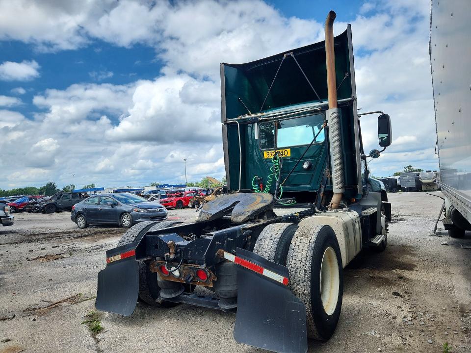 2018 Mack Cxu612 VIN 1M1AW01X2JM010571 COPART salvage auction — NORMAL WEAR, OK - CERTIFICATE OF TITLE (P), sold $1,900 on 2026-10-09 (photo 3)