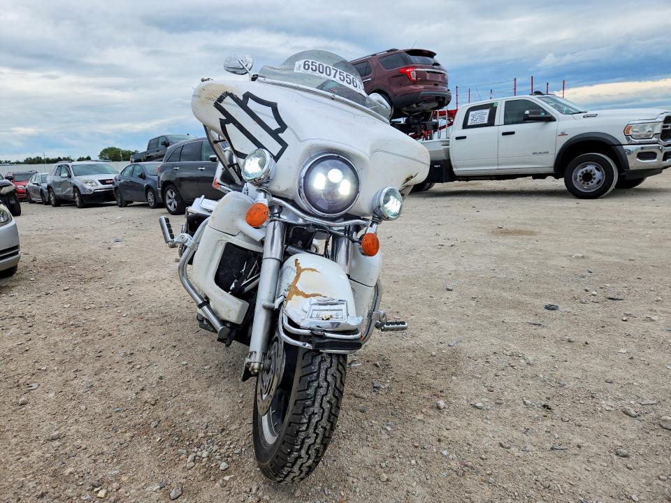 2005 Harley-davidson Flhtcui VIN 1HD1FCW165Y673399 COPART salvage auction — FRONT END, Ne - Cert Of Title-Salvage, sold $300 on 2026-09-08 (photo 2)