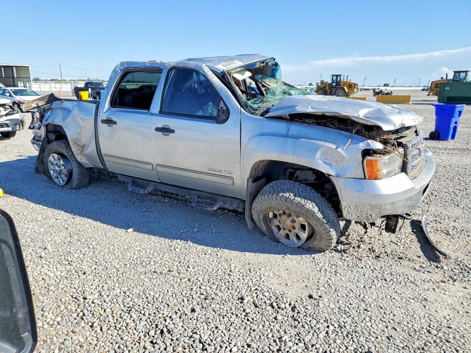 2012 Gmc SIERRA VIN 1GT120C8XCF141160 COPART salvage auction — ROLLOVER, Co - Bill Of Sale-Parts Only, sold $825 on 2026-09-08 (photo 4)