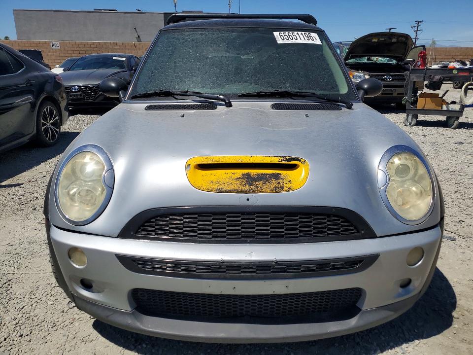 2005 Mini Cooper VIN WMWRE33565TG97570 COPART salvage auction — MECHANICAL, CA - DIS/DLR/EXP ONLY CLEAN TITLE, sold $525 on 2026-08-26 (photo 5)