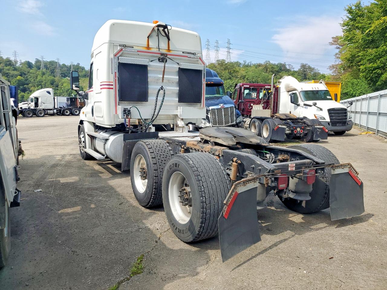 2016 Freightliner Cascadia VIN 3AKJGHDV6GSHC2694 COPART salvage auction — Normal Wear, OH - CERTIFICATE OF TITLE, sold $5,400 on 2026-09-11 (photo 2)
