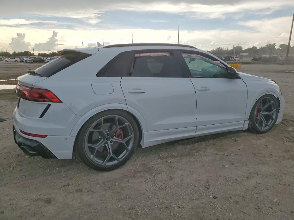 2026 Audi Rs q8 VIN WU1ARBF14TD002162 COPART salvage auction — FRONT END, Fl - Cert Of Title Slvg Rebuildable, sold $15,000 on 2026-08-11 (photo 3)