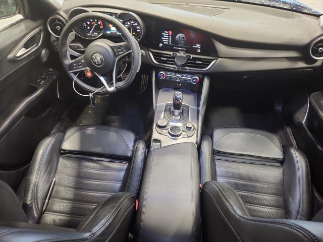 2018 Alfa romeo Giulia VIN ZARFAEEN4J7579825 COPART salvage auction — NORMAL WEAR, Fl - Certificate Of Title, sold $3,500 on 2026-08-21 (photo 8)