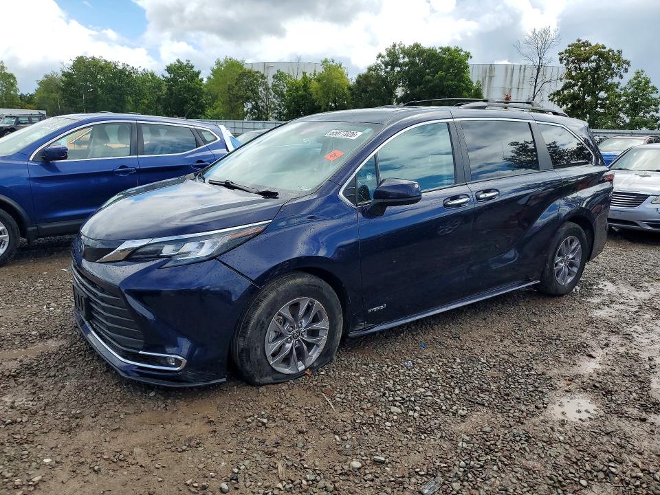 2021 Toyota Sienna VIN 5TDJRKEC6MS035752 — COPART salvage auction photo
