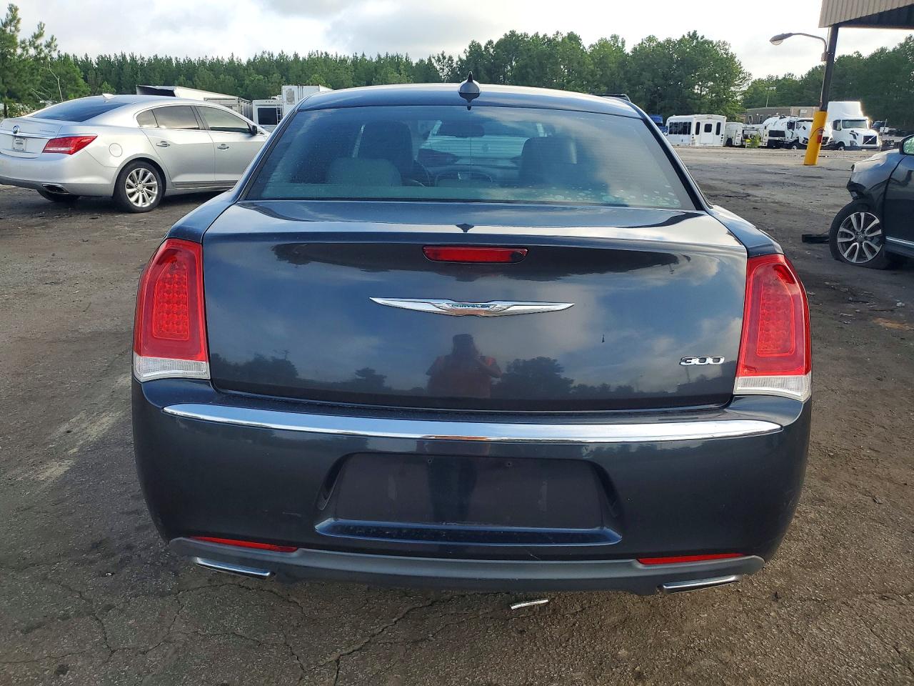 2015 Chrysler 300 VIN 2C3CCAAG8FH893713 COPART salvage auction — Front End, SC - CERTIFICATE OF TITLE (P), sold $2,950 on 2026-09-09 (photo 6)