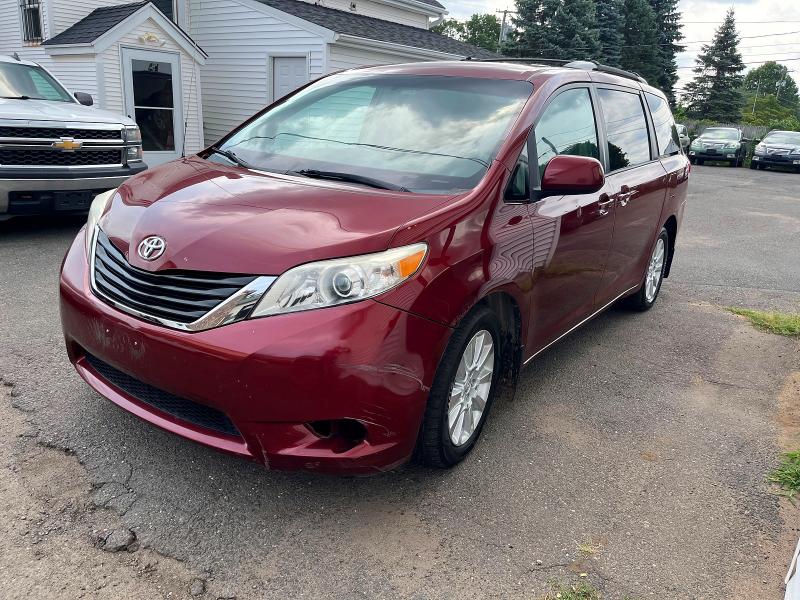 2014 Toyota Sienna VIN 5TDJK3DC3ES076630 — COPART salvage auction photo