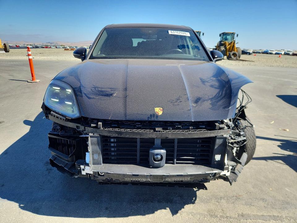 2024 Porsche Cayenne VIN WP1AA2AY4RDA03943 COPART salvage auction — FRONT END, CA - SALVAGE CERTIFICATE, sold $34,250 on 2026-08-17 (photo 5)