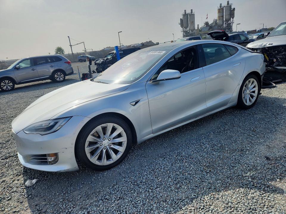2018 Tesla Model s VIN 5YJSA1E28JF269355 — COPART salvage auction photo