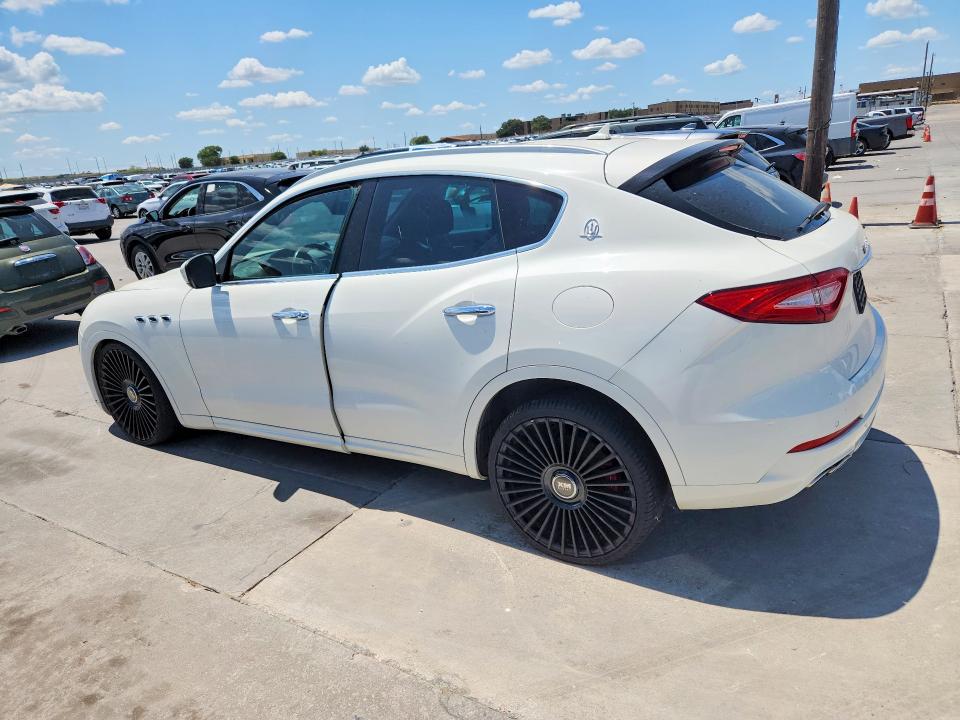 2017 Maserati Levante VIN ZN661XUL3HX210825 COPART salvage auction — NORMAL WEAR, Tx - Certificate Of Title (P), sold $6,900 on 2026-09-21 (photo 2)