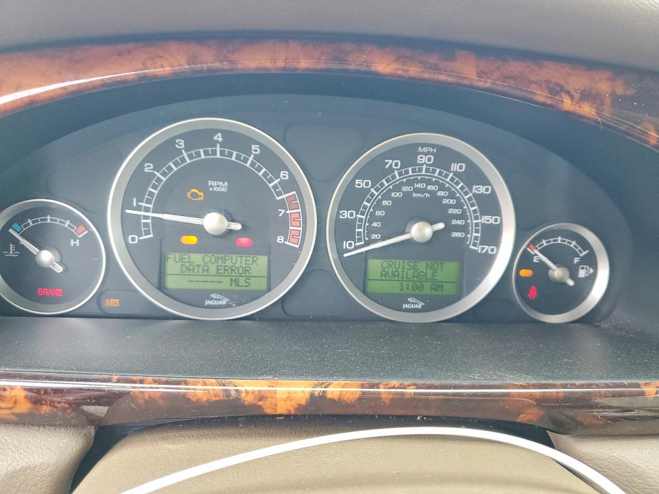 2007 Jaguar S type VIN SAJWA01A97FN73857 COPART salvage auction — Minor Dent/Scratches, CA - DIS/DLR/EXP ONLY CLEAN TITLE, sold $2,450 on 2026-09-09 (photo 9)