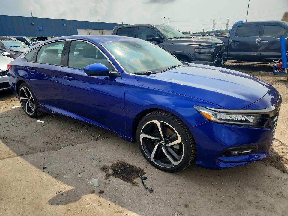 2018 Honda Accord VIN 1HGCV1F3XJA014894 COPART salvage auction — FRONT END, Mi - Dealer Only Clean Title, sold $9,500 on 2026-08-21 (photo 4)