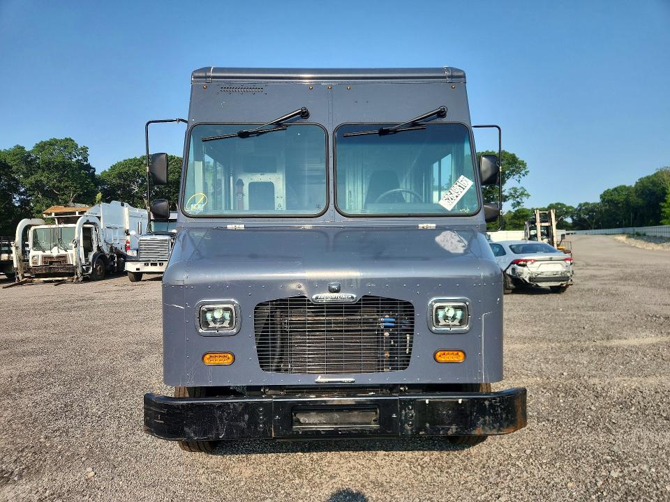 2021 Freightliner Mt45g VIN 4UZAC2EA3MCMM9102 COPART salvage auction — MINOR DENT/SCRATCHES, MA - CERTIFICATE OF TITLE, sold $15,900 on 2026-09-15 (photo 5)