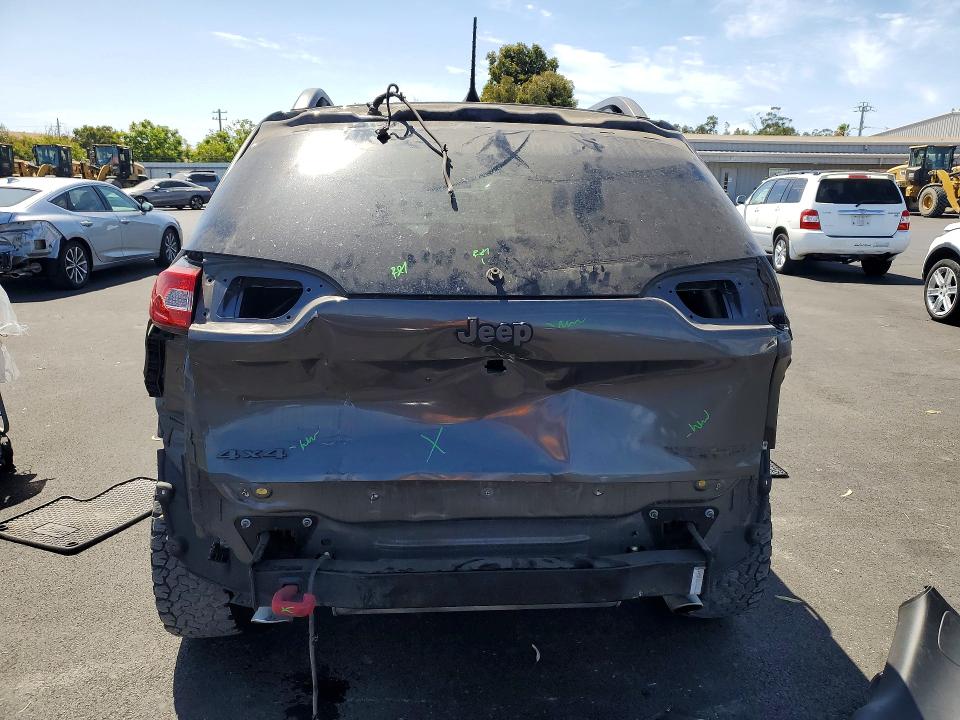 2018 Jeep Cherokee VIN 1C4PJMBX7JD610338 COPART salvage auction — REAR END, Ca - Salvage Certificate, sold $3,900 on 2026-09-07 (photo 6)