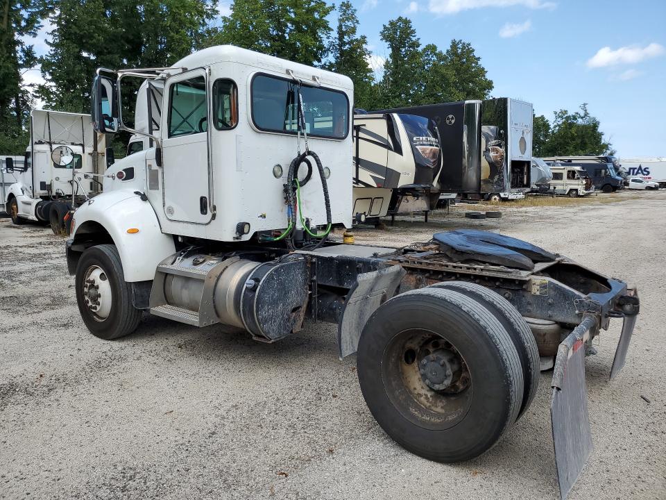 2017 Peterbilt 348 VIN 1XP3AJ8X5HD430658 COPART salvage auction — NORMAL WEAR, WI - CERTIFICATE OF TITLE, sold $7,000 on 2026-09-01 (photo 2)